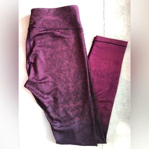 CALIA by Carrie Underwood Leggings, size M